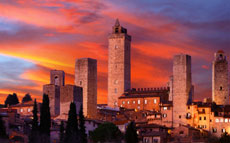 Vip Siena and San Gimignano by Night with Dinner